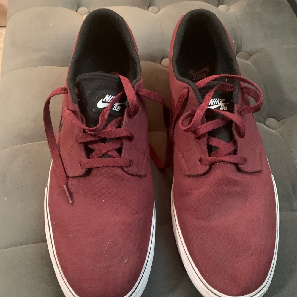 Burgundy Nike sb size 14